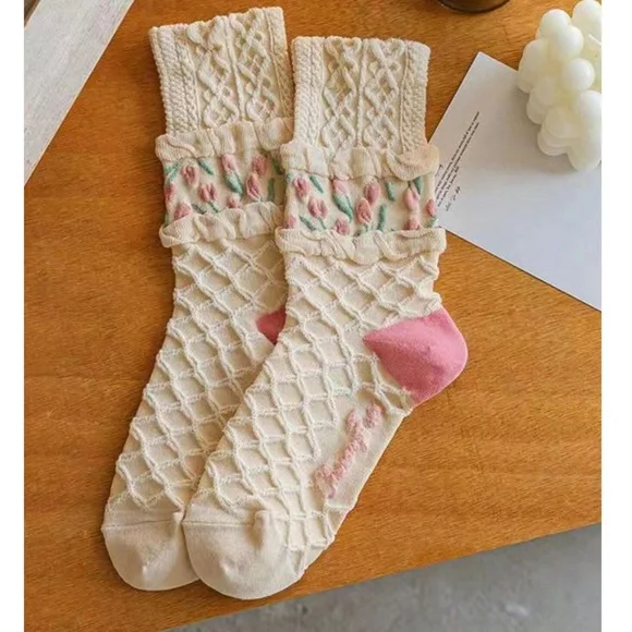 Cozy Floral Textured Color Block Socks Set - Picture 6 of 7